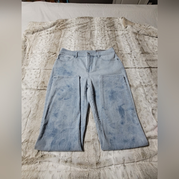 Chico’s So Slimming Girlfriend Ankle Jeans - Picture 3 of 9